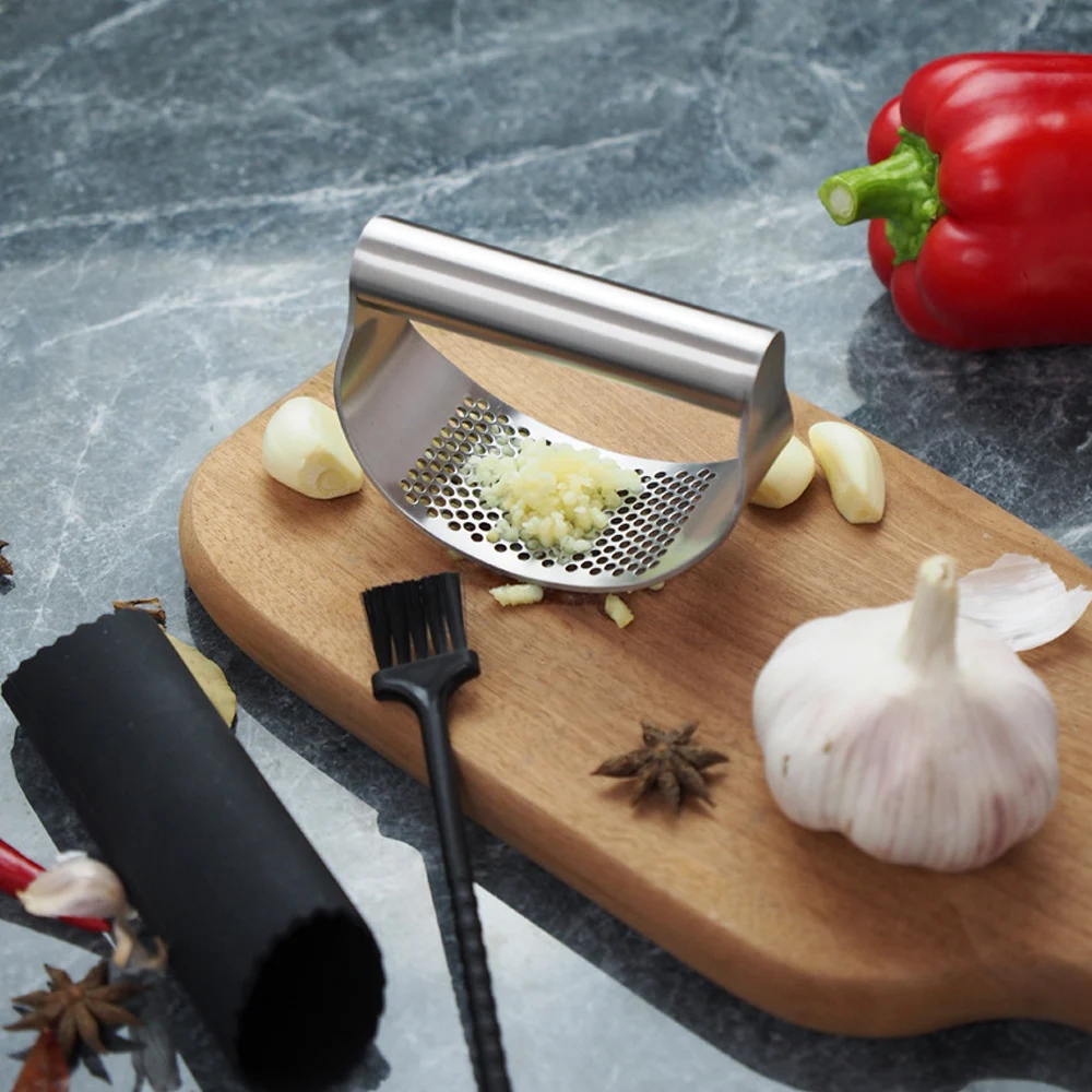 Фото - Stainless Steel Garlic Press with Garlic Peeler Brush Curved Grinder Mincing Masher Durable Home Household Kitchen Cooking Tools stainless steel hand garlic masher garlic peeler multifunctional garlic press with beer bottle opener