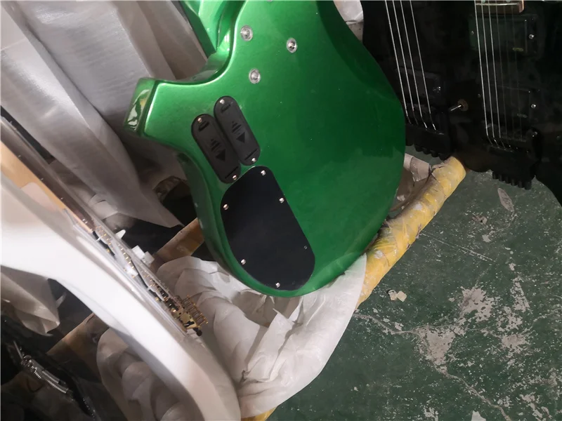 free shipping order 5 strings bass guitar metal green active battery HH pickups pearl shell pickguard chrome buttons |