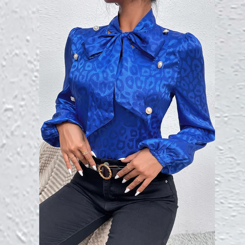 

Женская блузка с бантом и длинным рукавом, элегантная офисная голубая блузка на пуговицах с жемчугом, весна