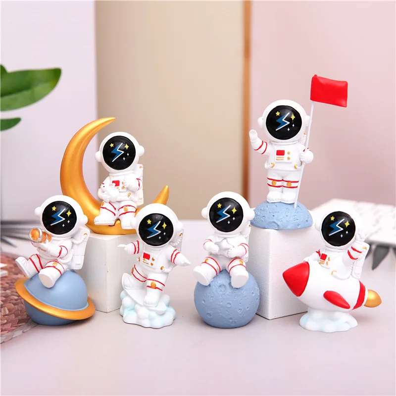 

Cute Astronaut Mysterious Bag Blind Box Desktop Decoration Children's Birthday Surprise Gift Cartoon Model Car Ornaments.