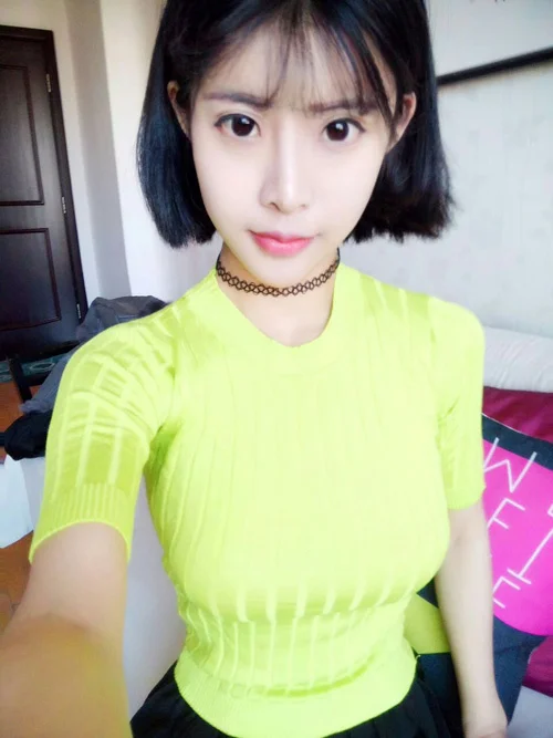 

Новинка, Женский облегающий пуловер карамельных цветов в Вертикальную Полоску с рукавом средней длины, Модная трикотажная одежда Nuyoah