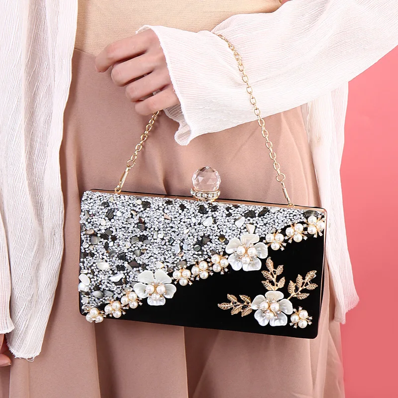 

Retro Luxury Chain Crossbody Bag 2021 Woman Diamond Shoulder Bag Embroidery Designer Wedding Banquet Clutch Evening Bag