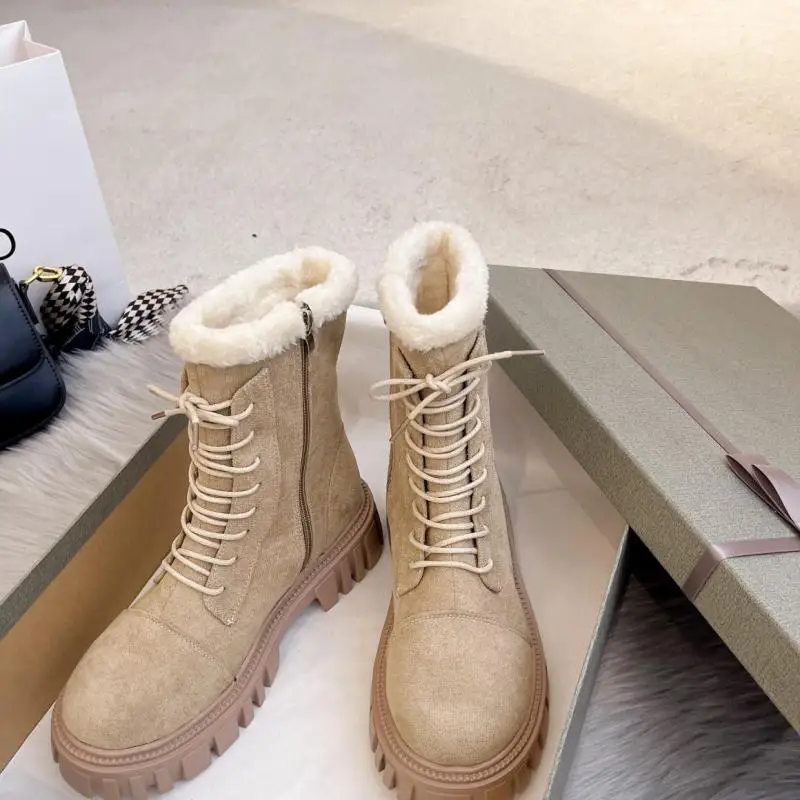 

In The Winter Of 2021, The New Retro Round Head Plus Velvet Martin Boots Women's Joker Thick Heel Strap Thickening