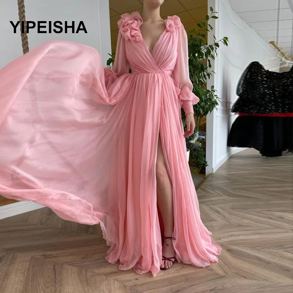 

2021 Elegant Baby Pink A Line Chiffon Prom Dresses Long Sleeves V Neck Side Slit Formal Evening Gowns