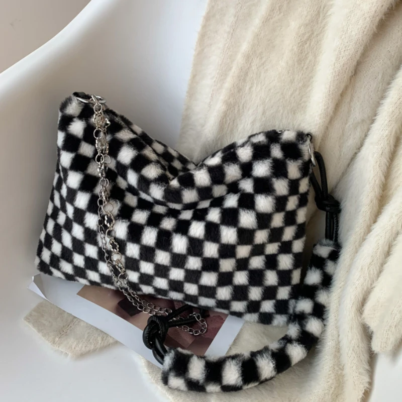 

Осенне-зимние плюшевые милые сумки LEFTSIDE, новинка 2021, женская дизайнерская сумка-мессенджер через плечо, модная сумка через плечо из натурал...