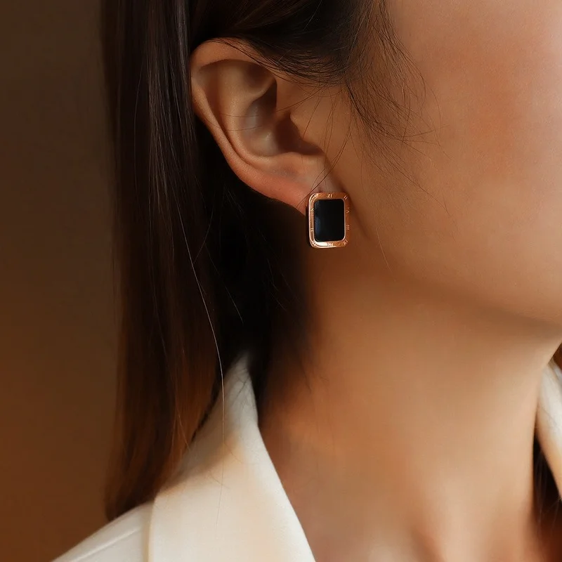 

2021 Rectangle Stud Earrings Square Black Shell Titanium Steel Earings Fashion Jewelry Korean Earrings Boucle Oreille Femme