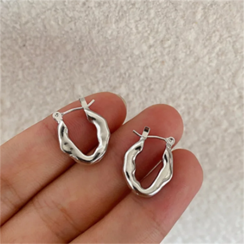 Дизайнерские текстурные золотые серьги геометрические простые круглые с