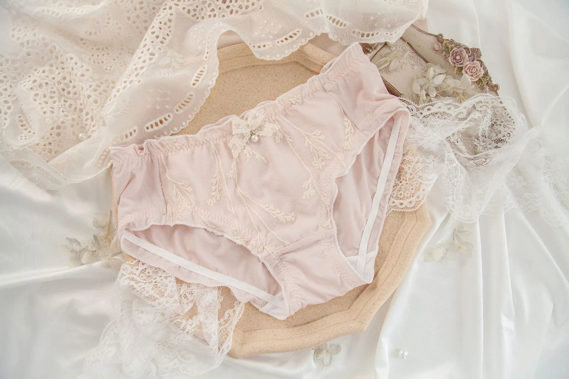 

Sexy women thongs panties woman lot kawaii lingerie underwear seamless Embroidery milk silk briefs plus size tangas mujer 10pcs