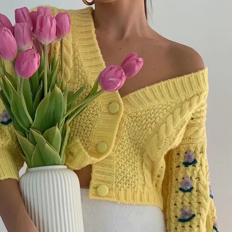 

Pineapple Sweetheart Vitality Girl Slim Fit Warm Puff Sleeve Sweater Coat for Women