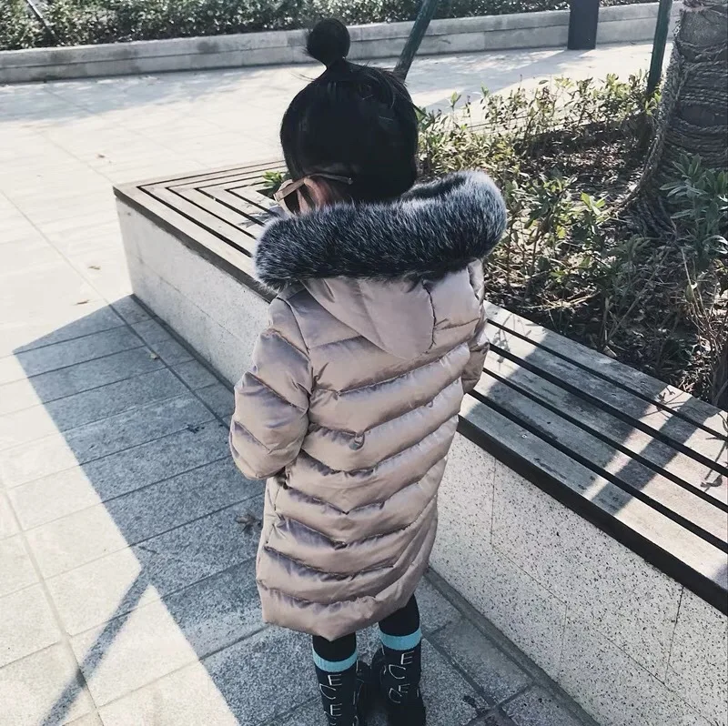 Новинка года, детское пуховое пальто теплые зимние парки для девочек ветрозащитное пуховое пальто для мальчиков зимний комбинезон с воротником лисы Мао, 90% белый утиный пух