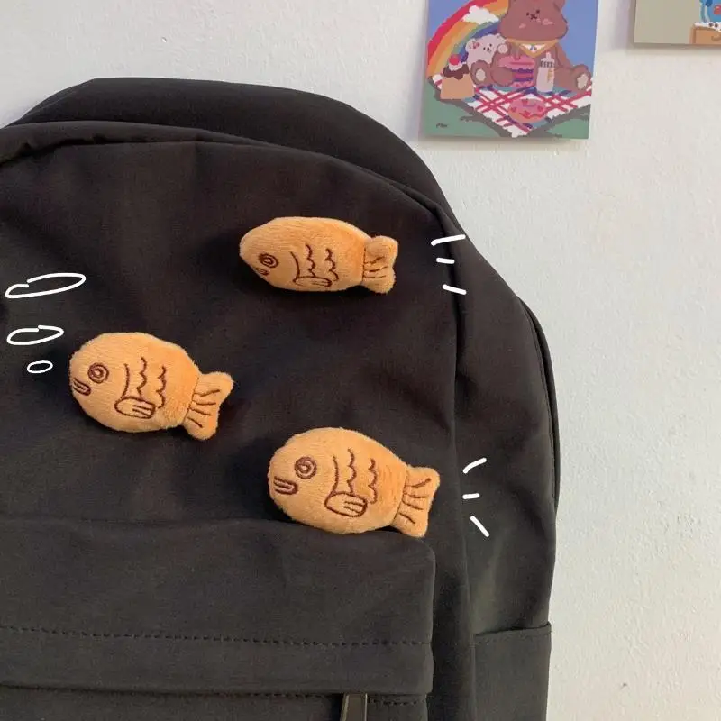 

1Pc Cute Soft Cartoon Animal Fish plush doll Badges cute Icons on The Backpack Pin Brooch Badge plush toys gift