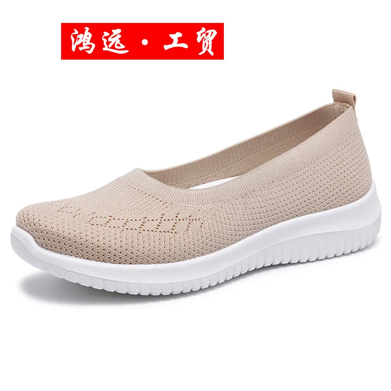 

2021 new old Beijing cloth shoes women's foreign trade flat-bottomed flying shoes women and elderly mother shoes