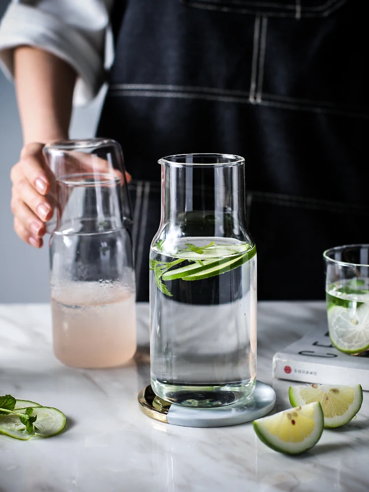 Изолированные прозрачные креативные бокалы для пива женские оригинальные чашки