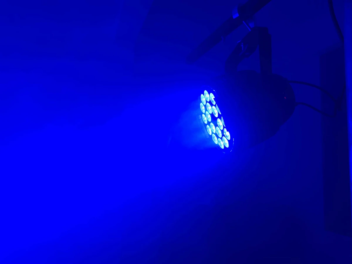 8 шт. led par light с футляром 18x18 Вт 6в1 rgbwa + uv DJ Par Банки dmx 512 стробоскоп мыть освещение
