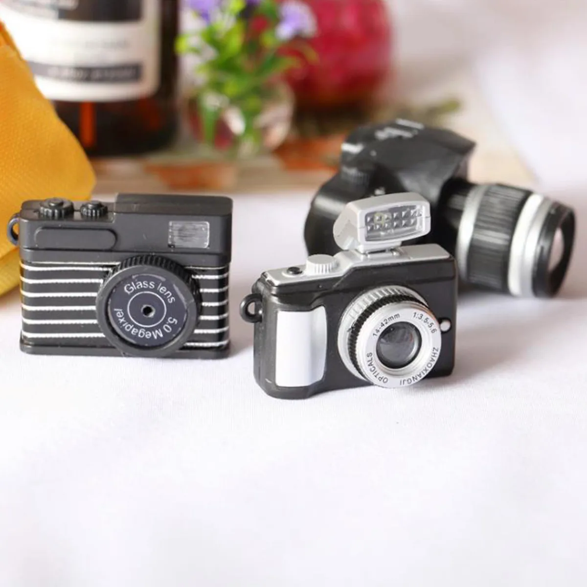

1:12 Miniature Digital Camera Black Mini SLR Toy Dollhouse Accessory Gift