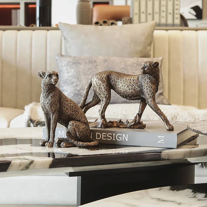 

Modern Leopard Resin Statue Home Sculpture Resin Animal Model Desktop Ornaments Wine Cabinet Decoration Leopard Decoration