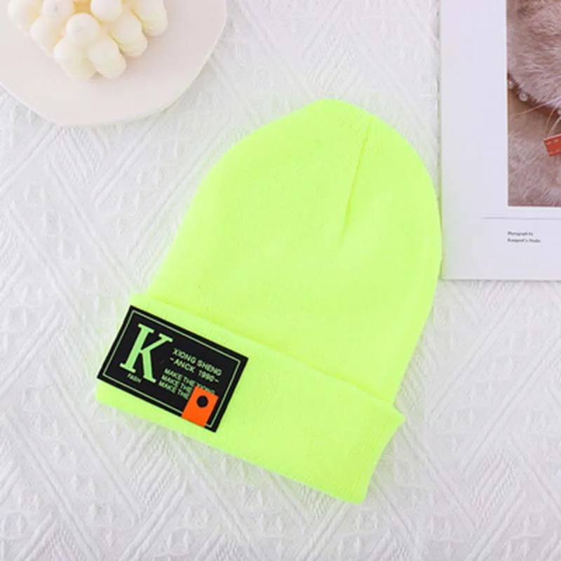 Вязаная шапка ярких цветов в японском стиле женская на осень и зиму теплые