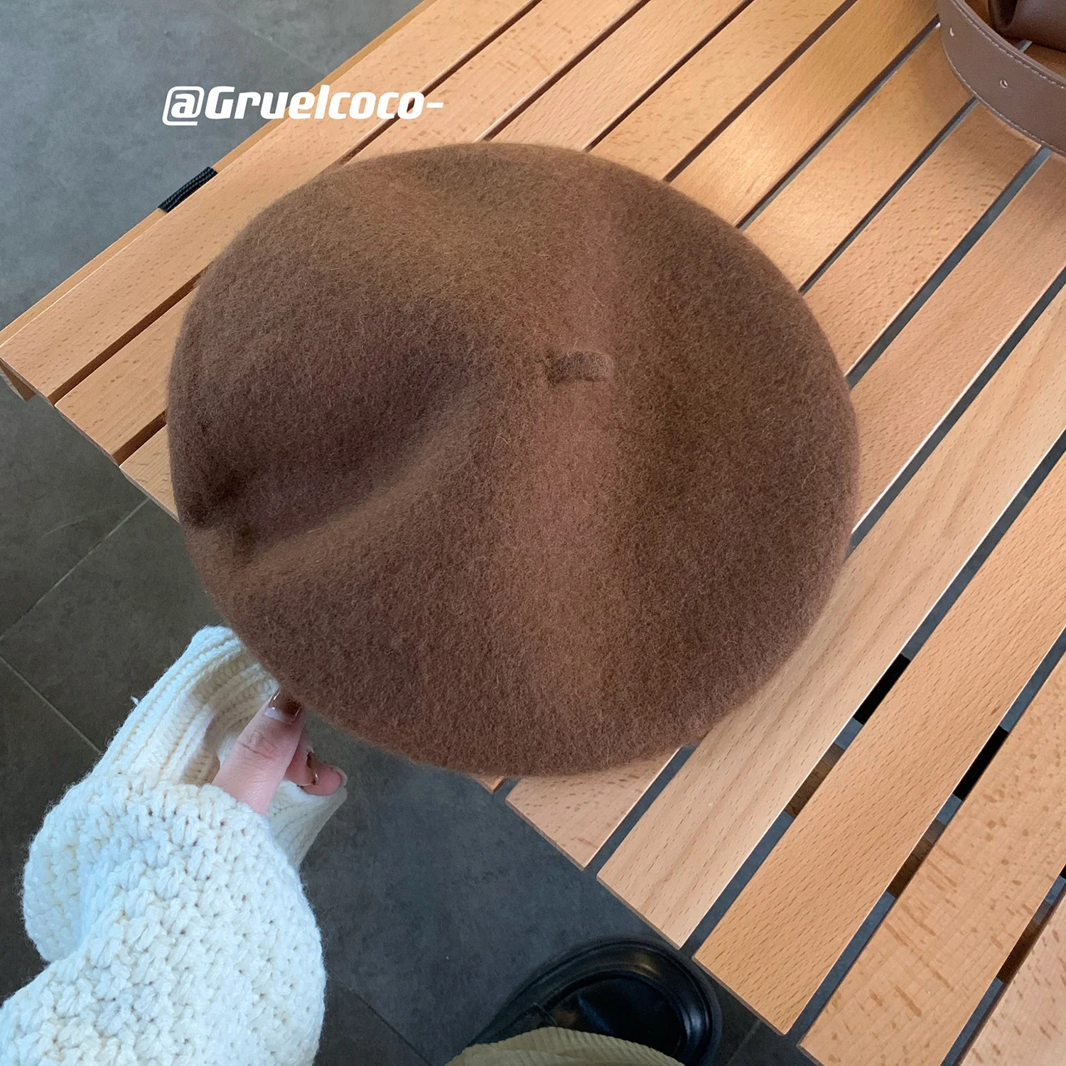 Japanese Retro Elegant Women Beret Winter Hat Letter Patch Octagonal Hat Wild English Suede Warm Pumpkin Hat Painter Women Gorro images - 6