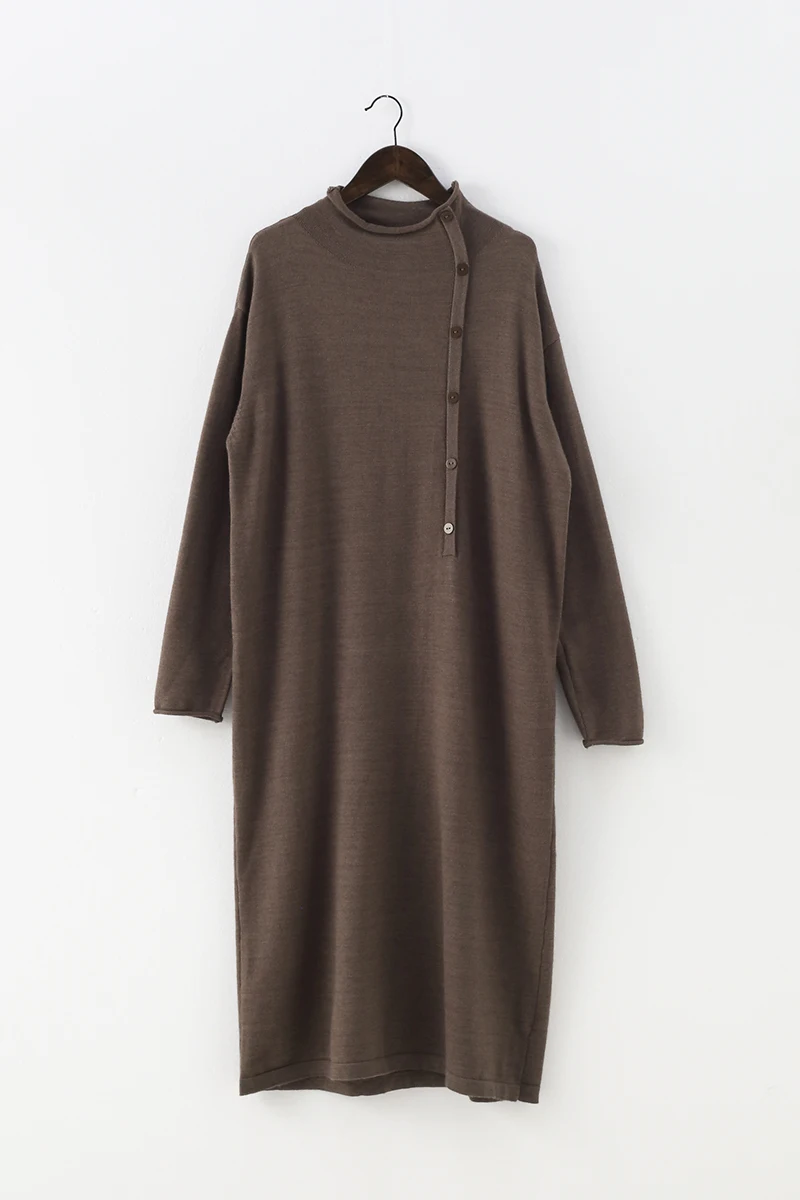 Женское трикотажное платье миди с длинным рукавом высоким воротником и