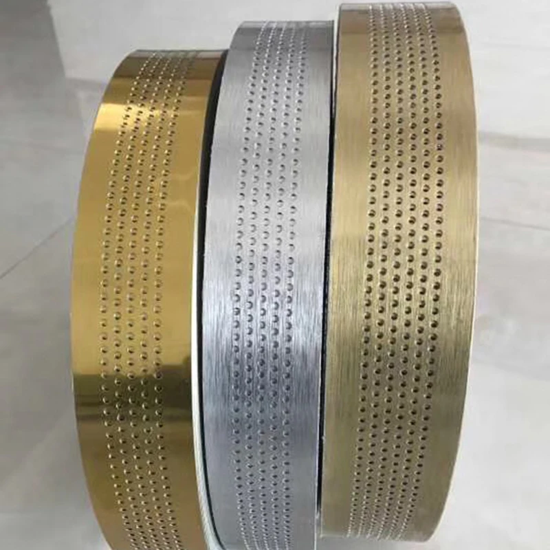 Алюминиевая пластина с босветильник кой пробивной канал буквенная полоса