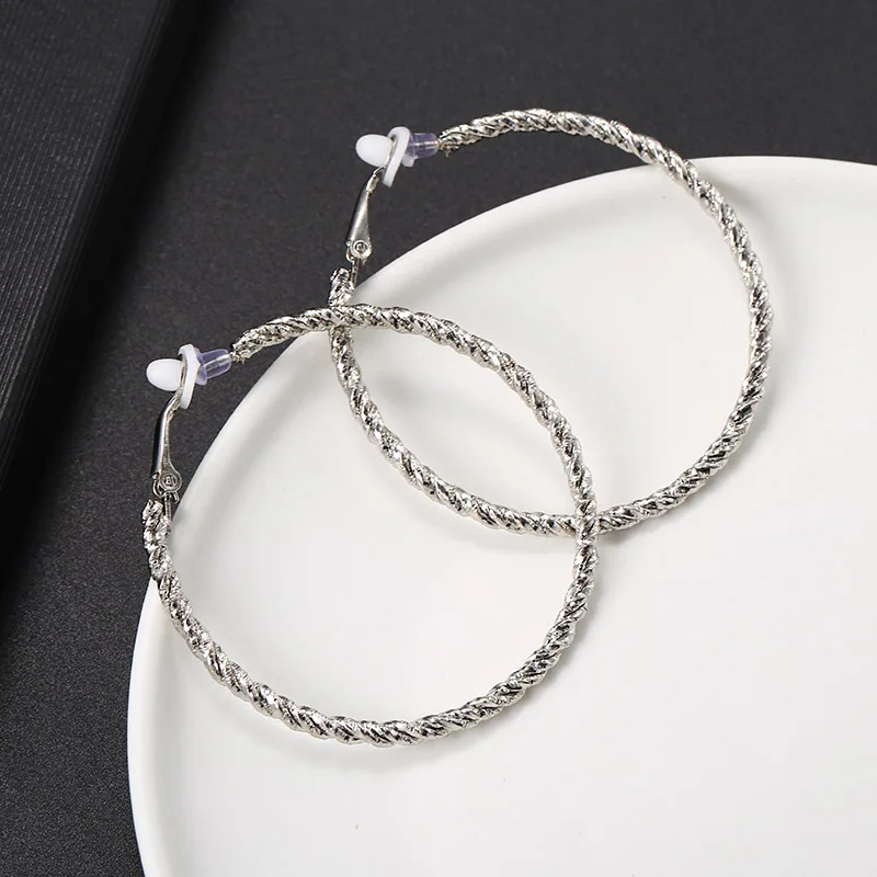 silver Золотой Серебряный цвет большой круглый обруч клип серьги без отверстия для женщин скрученный круг большой размер клипсы бижутерия для вечерние Brincos - Окраска металла: silver