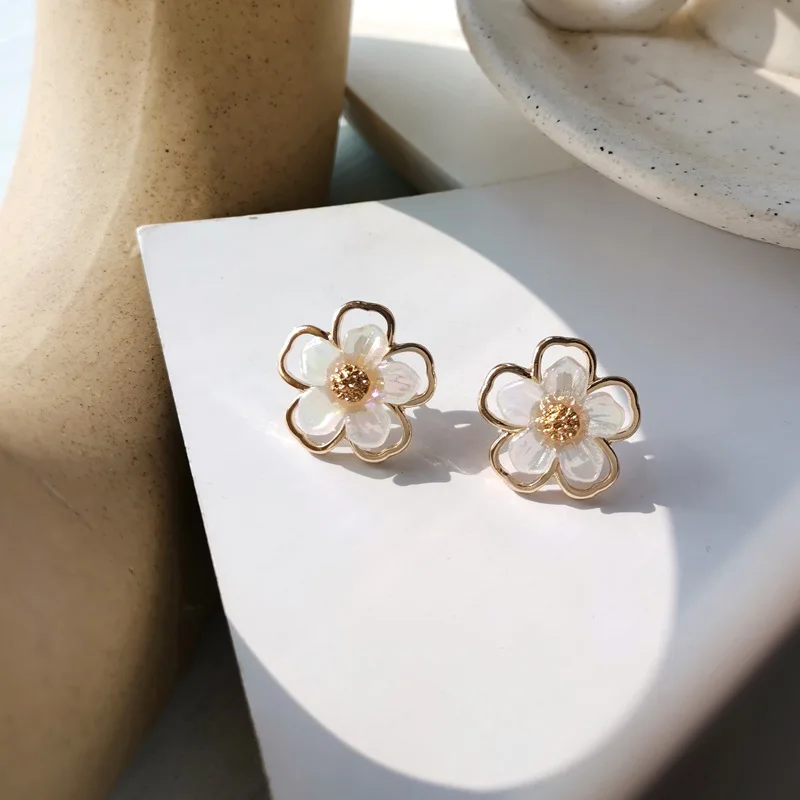 

S925 Silver Needle Personality Sweet Flower Earrings