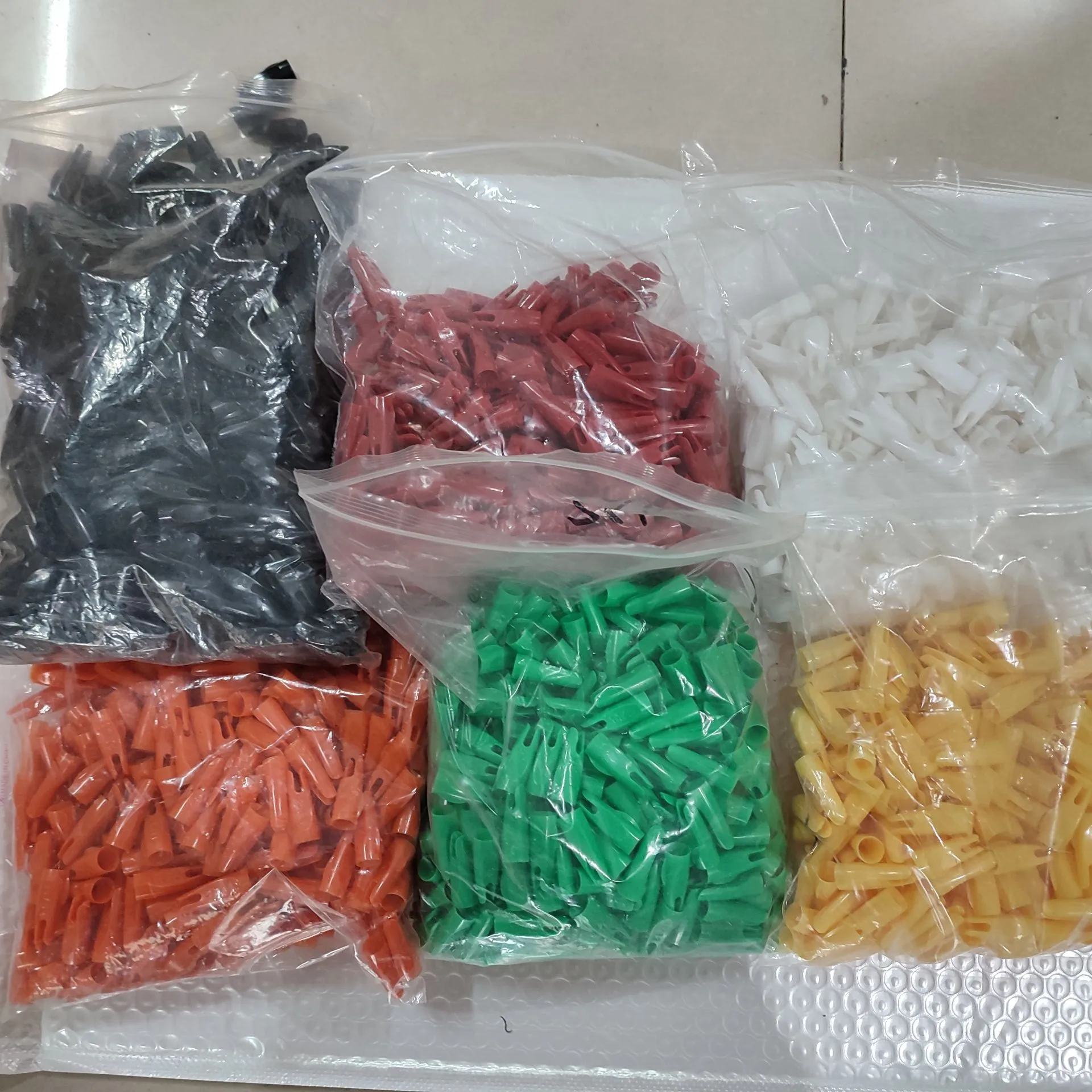 Оптовая продажа 24 штуки/P пластиковые держатели для стрел 11/32 мм из лука охотничий