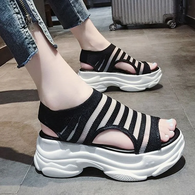 Новинка 2020 года Женские повседневные сандалии с широко открытым носком на