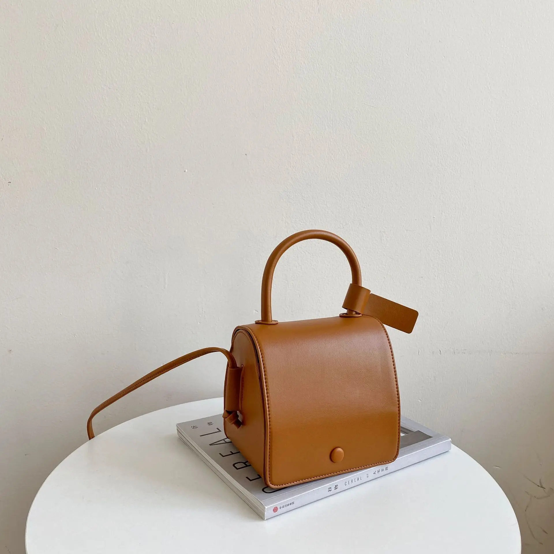 

2021 bag female fashion shoulder bag Korean casual wild portable small square bag student messenger bag female bag