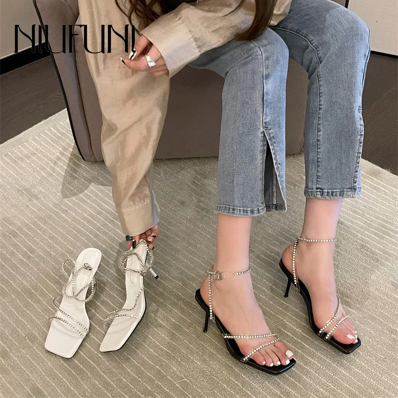 

NIUFUNI PVC Transparent Rhinestone Ankle Buckle Open Toe Women's Sandals Black White Simple Summer Sexy Hollow Jeans Woman Shoes