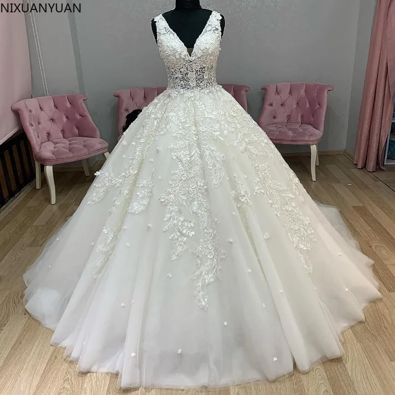 

Plus Size Lace Appliques Illusion Corset Wedding Dresses 2023 Sexy V Neck Tulle Princess Bride Gown Robe De Mariee