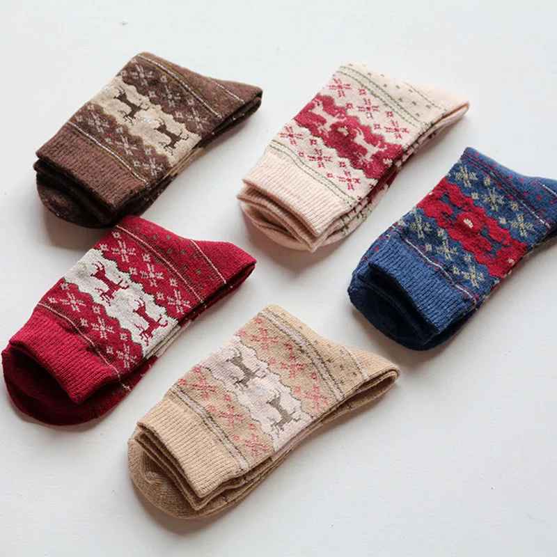 

Urgot 3 Pairs/lot Women Socks Christmas Cartoon Funny Deer Socks Casual Knit Wool Winter Warm Short Sock Female Ladies Socks