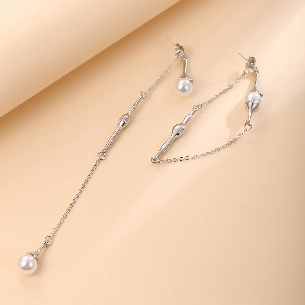 

Silver Needle Pearl Asymmetrical Long Fringe Earrings Female Niche Design Advanced Personality Temperament Creative Earrings