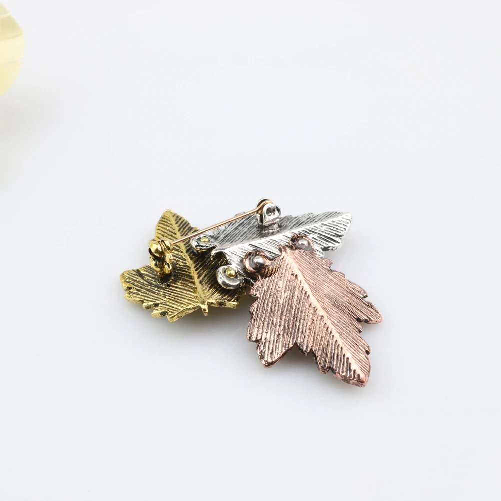 

Vintage Maple Leaf Brooches Metal Women Girls Charm Exquisite Collar Lapel Brooch Pins Fashion Jewelry Party Garment Accessories