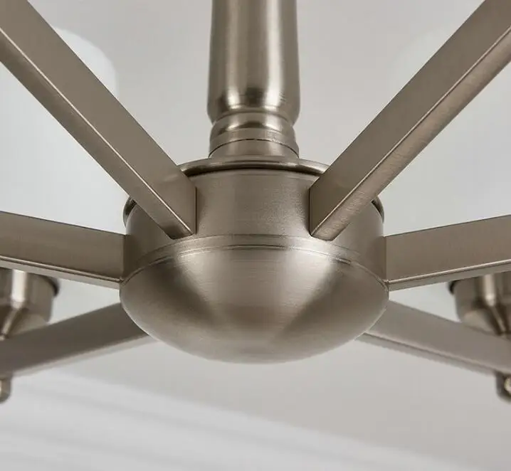 Простой современный минималистичный потолочный светильник в европейском стиле