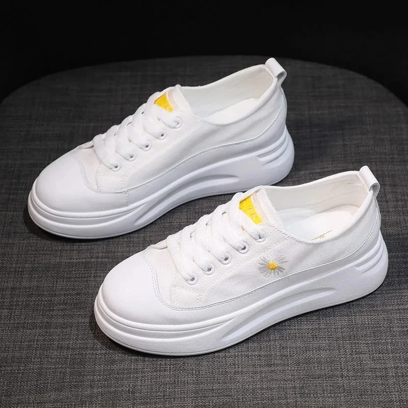 

Кеды женские с маргаритками, маленькие холщовые кроссовки, повседневсветильник Кая обувь, плоская подошва, белые, осень 2021