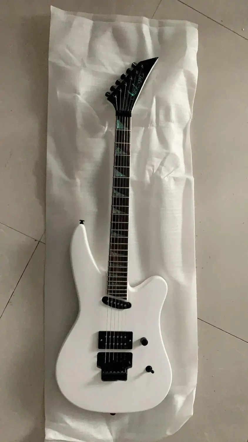 Оптовая продажа электрическая гитара модели Джексон цельнокроеная горловина