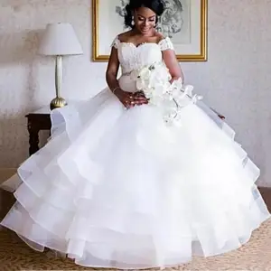 Delicate African Tiered Ruffles Ball Gown Wedding Dresses White Sweetheart Wedding Gowns Lace Applique Church Ivory Bridal Dress