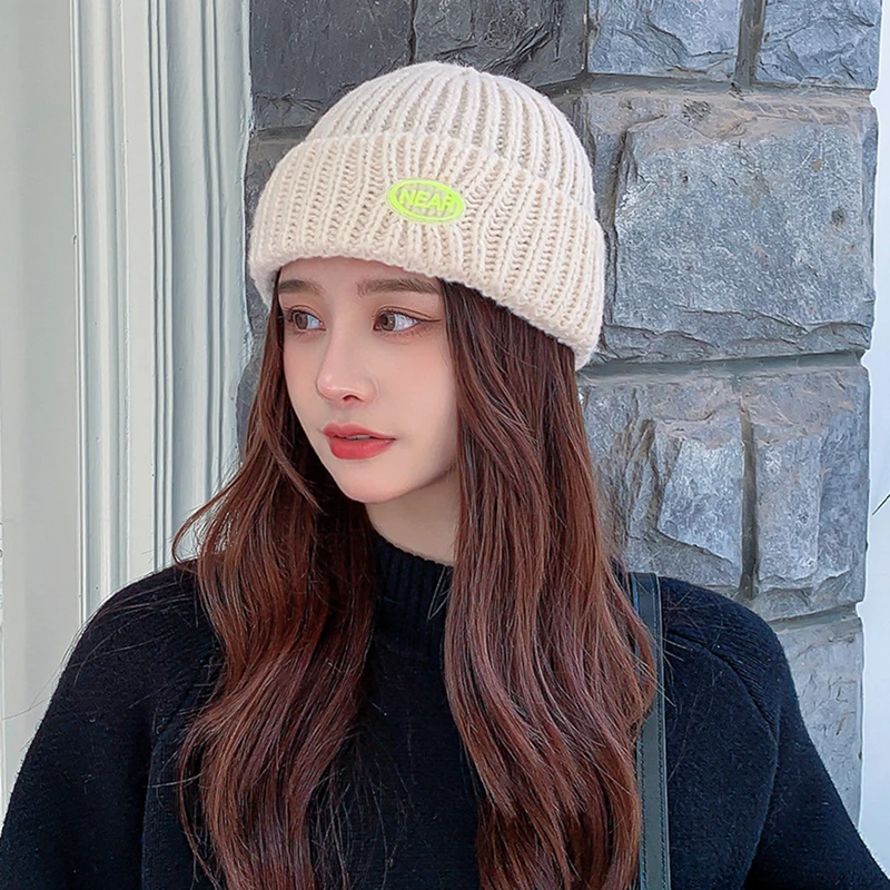 

Women's New Knitted Hats Solid Color Beanies Men's Hats For Autumn And Winter Women's Beanie Hats Labeled Knitted Thick Hats