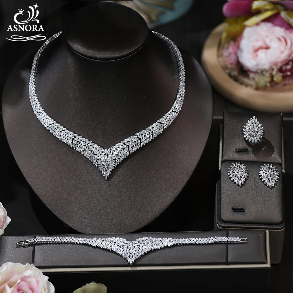 

Gorgeous Golden 4 PCS Jewelry Set Cubic Zircon Necklace Earrings Ring and Bracelet Bridal Wedding Jewelry Set Dress Accessories