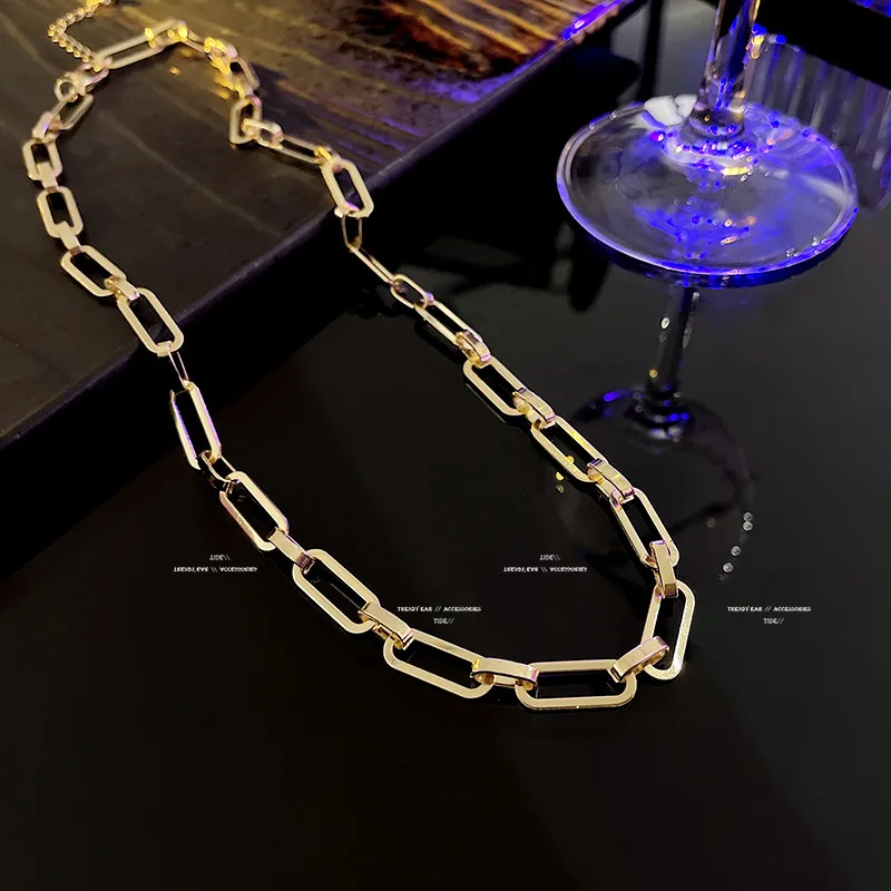 

Wholesale Fashion Ins Cold Style Necklace Temperament Personality New Collarbone Female Simple Pendant