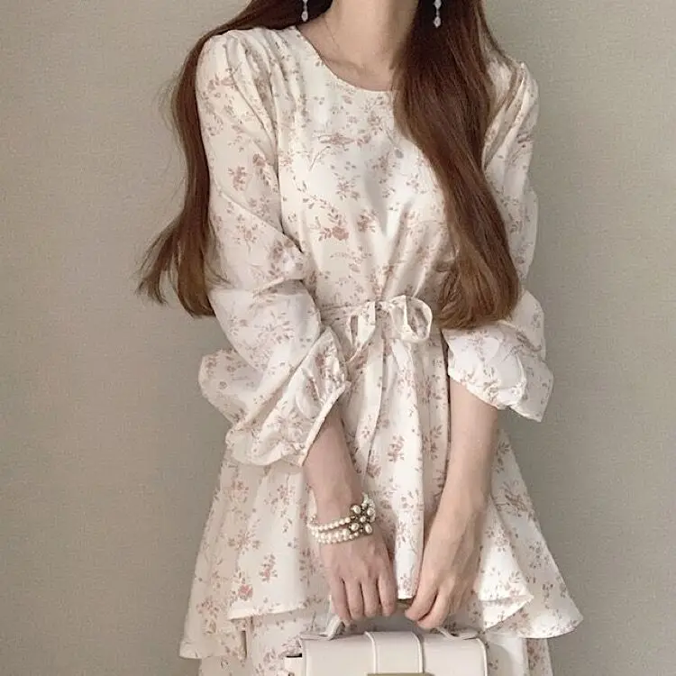 

Korean Chic Early Spring New Products round Neck Cute Youth-Looking Fashionable Floral Double Layer Large Hem Lacing Chiffon