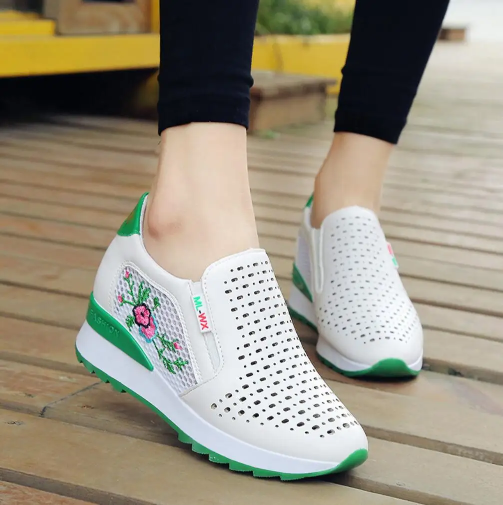 Кроссовки женские без шнуровки повседневные туфли лоферы с цветами вырезами