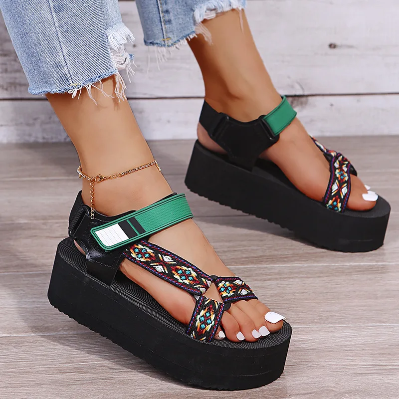 

2021 Summer New Thick-soled Sponge Cake with Color Matching Velcro Female Sandals Beach Shoes Large Size Sandals