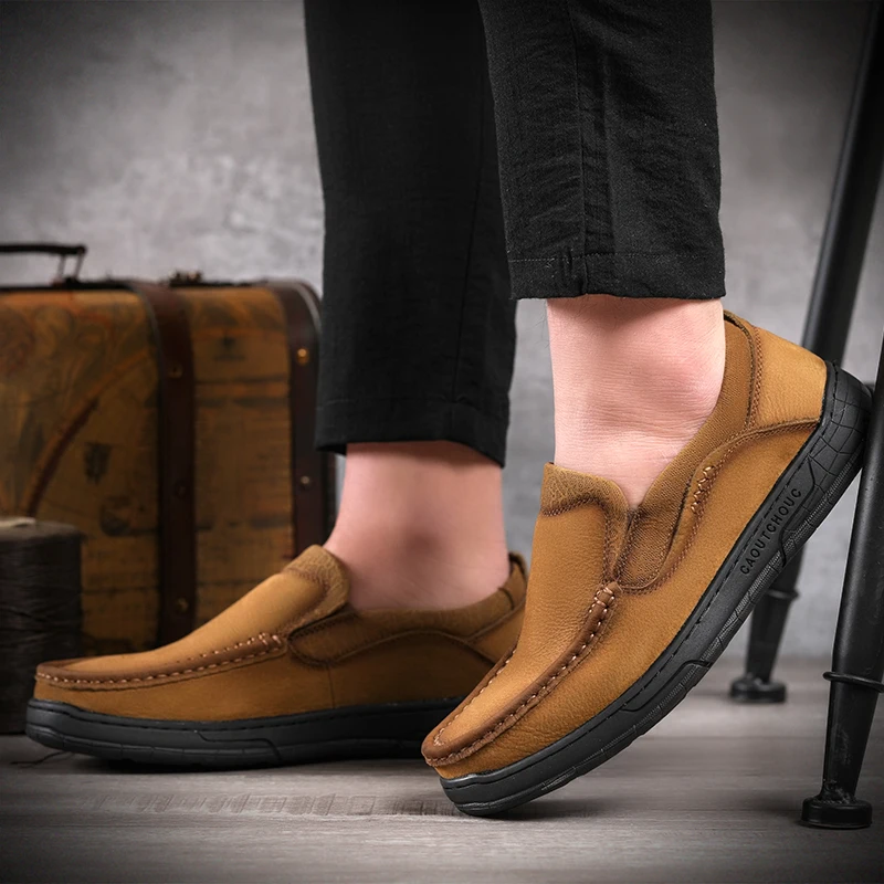

Men Comfortable Non-Slip Shoes First Layer Cowhide Leather Sneakers outdoor Men moccasins Breathable slip on fashion loafers