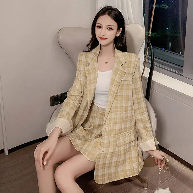 Женский костюм из двух предметов клетчатый пиджак и плиссированная юбка осень 2019