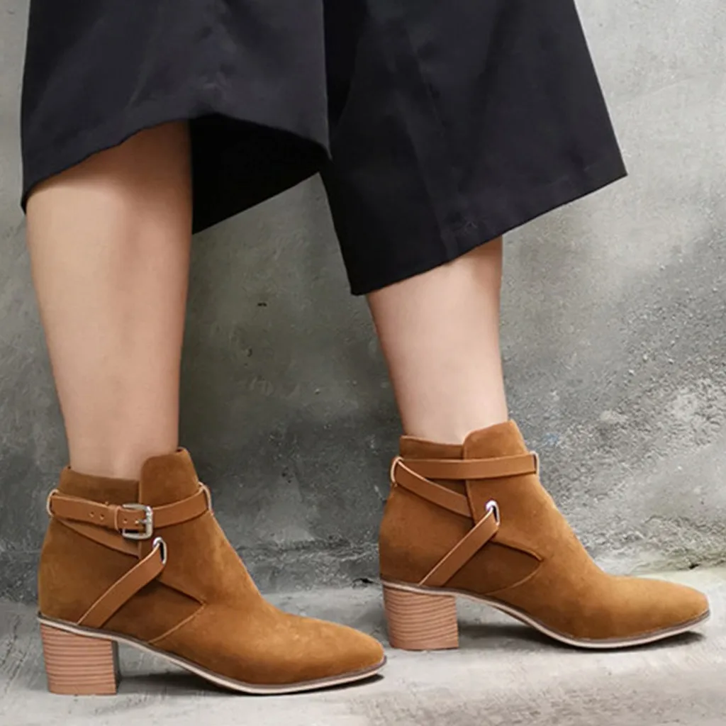 Коричневые ботильоны для женщин из флока с пряжкой и ремешком на квадратном