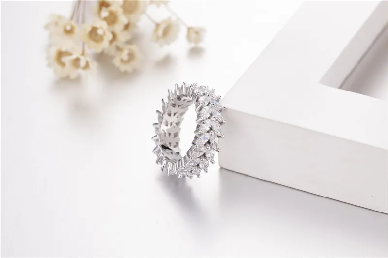 Женское кольцо из серебра 925 пробы с фианитом|Кольца| |