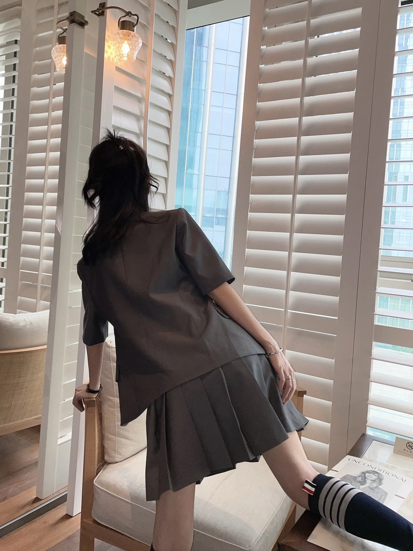 

2021 New Style TB THOM limited Women suit TB classic three-bar short-sleeved suit with pleated skirt one set