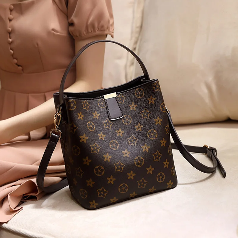 

Women's Large-Capacity Fashion Shoulder Bag Net Red Messenger Bag 2021 New Handbag Trend Wild Decorative Accessories Korean Vers